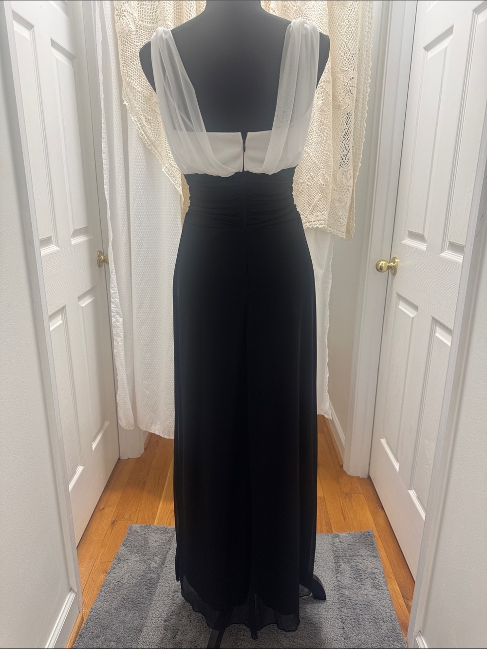 Vintage Black and White 90’s Formal Evening/Prom Dress by Betsy& Adam NWT - Picture 6 of 11